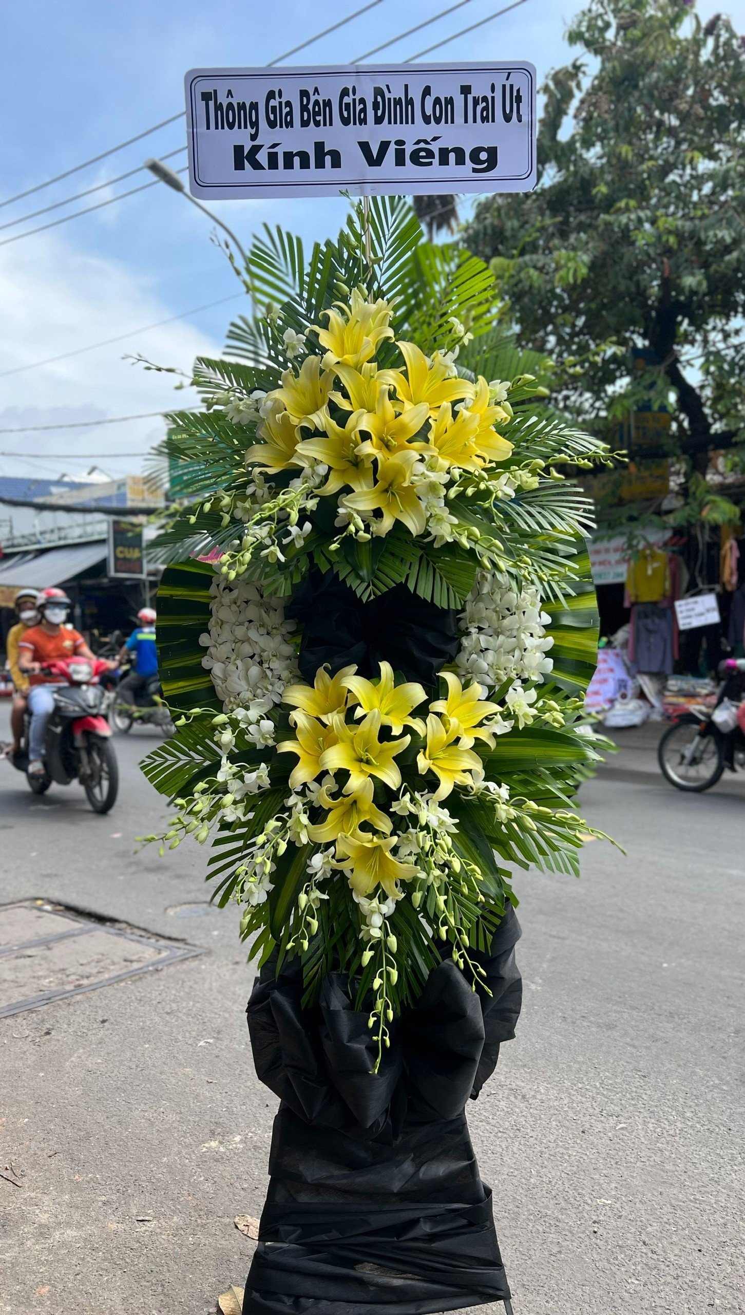 Đặt Hạnh Phúc Và Tình Yêu Vào Mỗi Bó Hoa